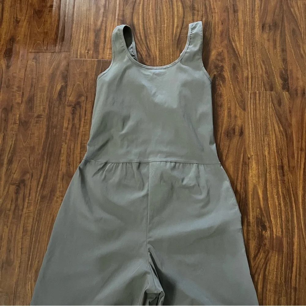 NWT PrettyLittleThing Taupe Hook and Eye Corset Detail Flared Jumpsuit size 12
